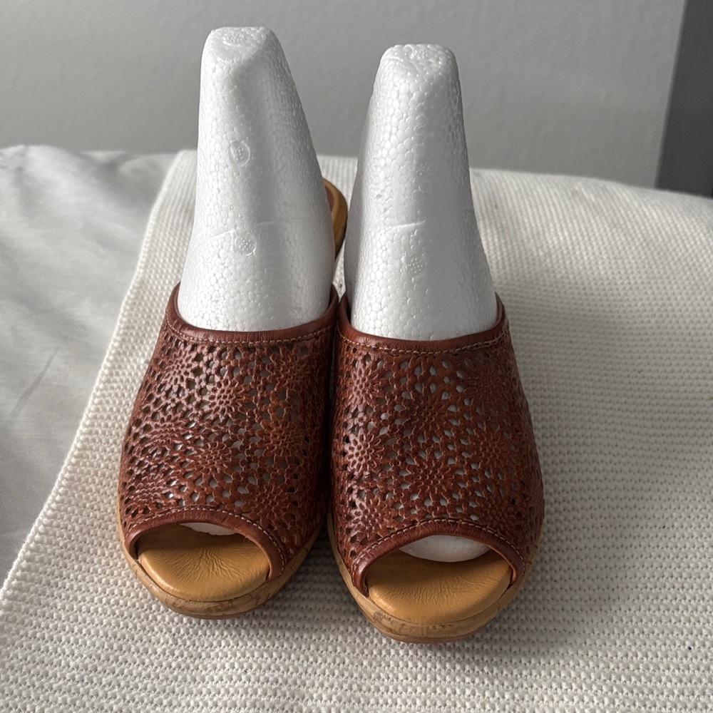 PIKOLINOS Chestnut Cut-Out Mules